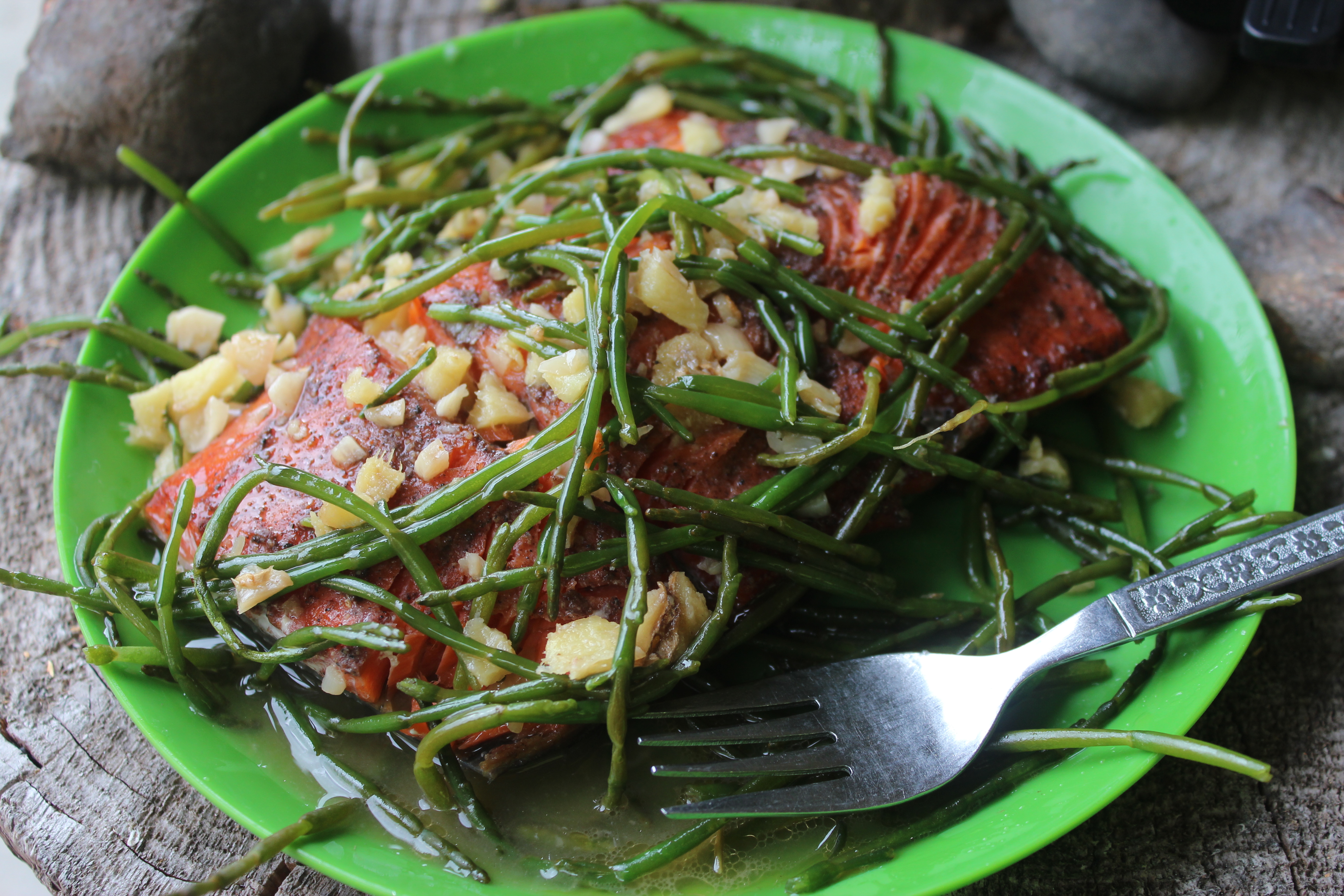 Sea Asparagus with Salmon